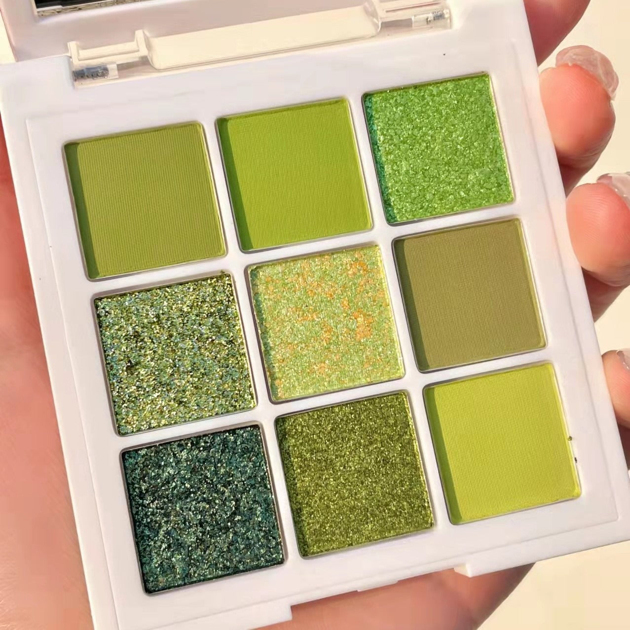 INSFANY eye shadow avocado jam green eye shadow nine-square eye shadow palette brightens the eyes